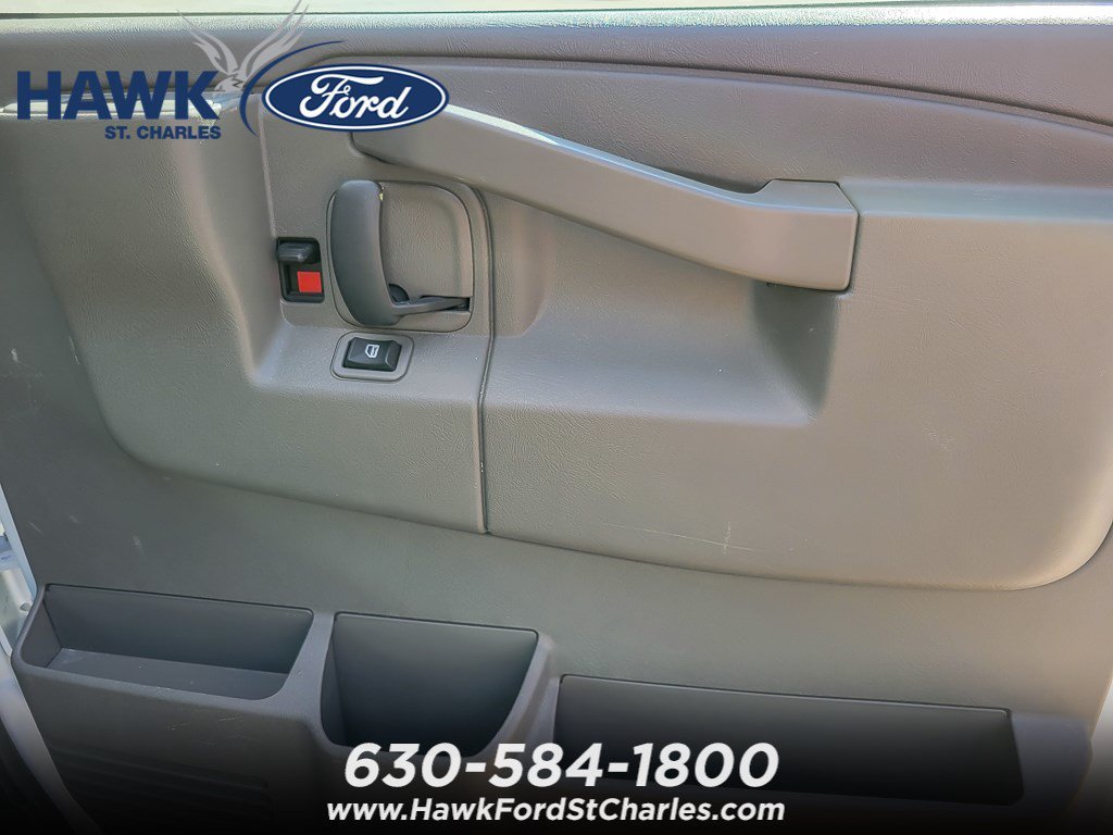 Used 2024 Summit White GMC CARGO image 17