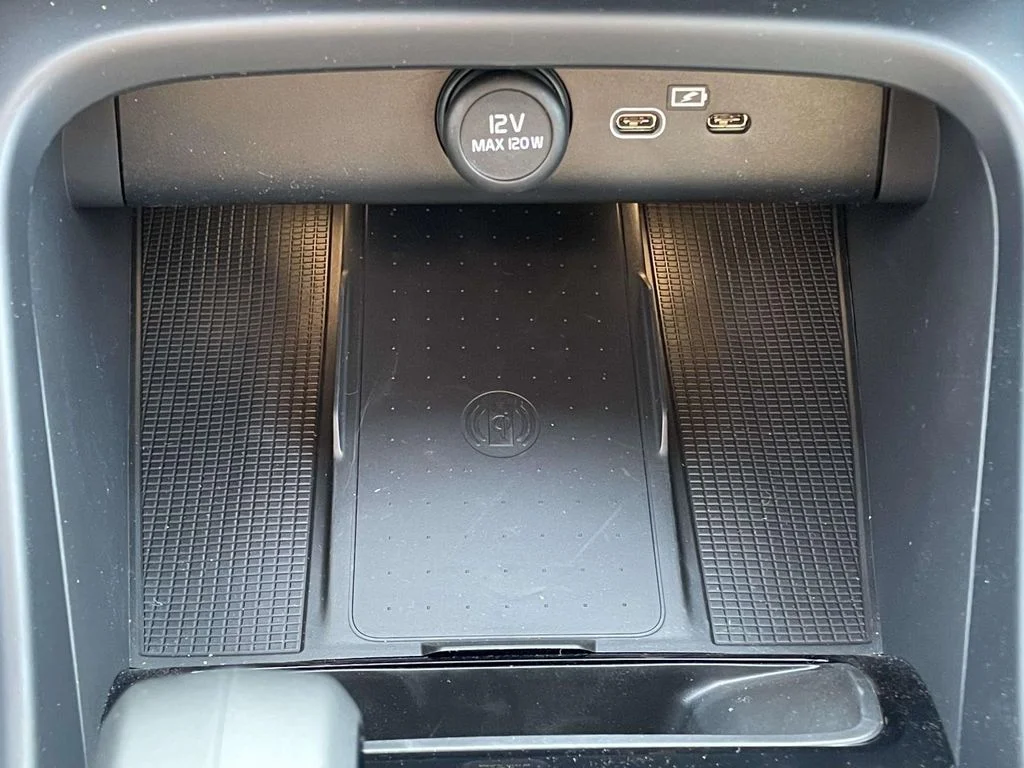 New 2026 Onyx Black Volvo Ultra Black Edition image 20