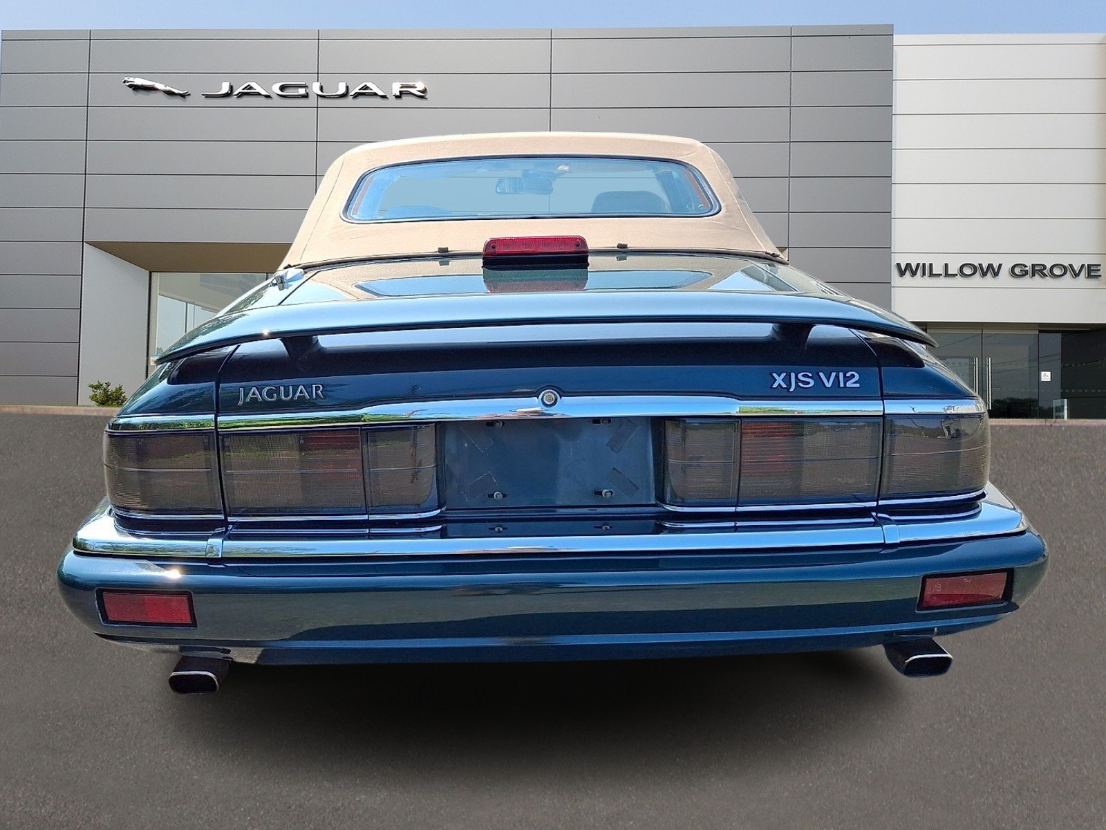 Used 1994 British Racing Green Jaguar 2+2 image 8
