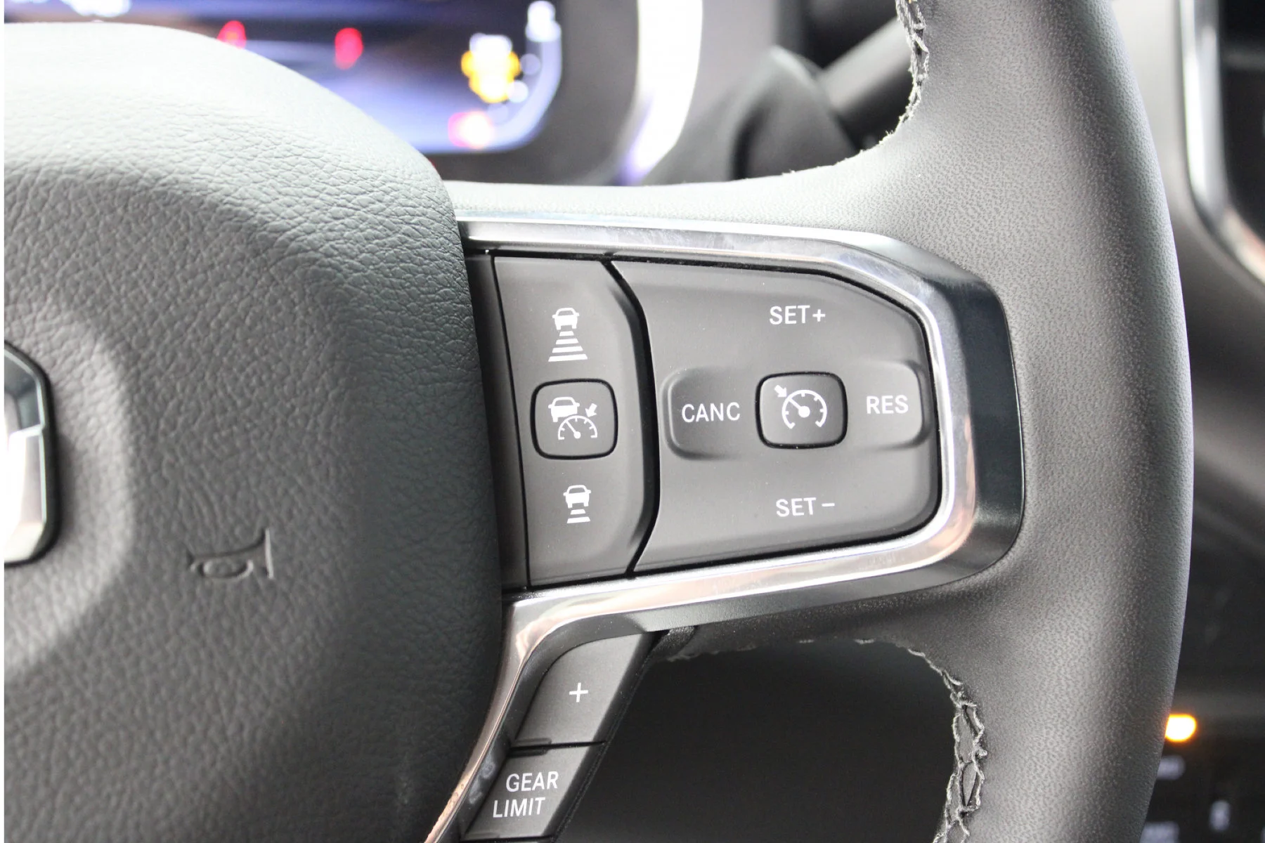 2025 RAM 2500 Laramie - Photo 11