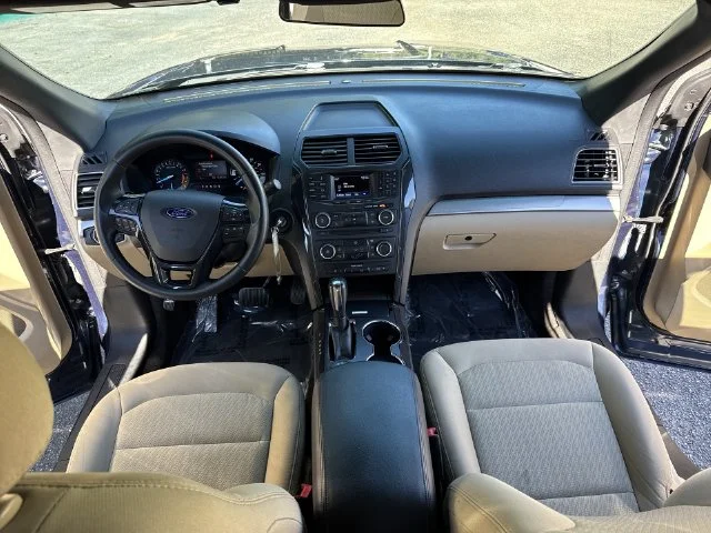 Used 2017 Blue Ford Base image 9