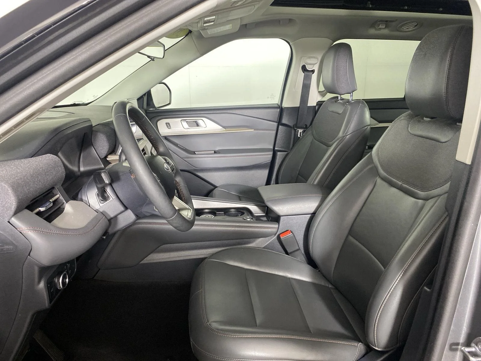 Used 2025 Carbonized Gray Ford Active image 10