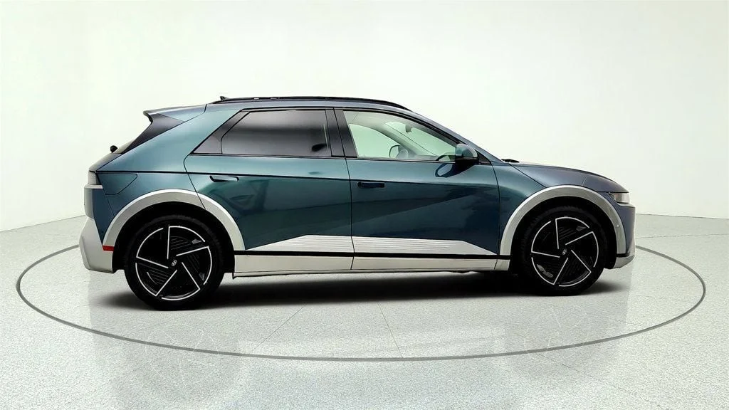 Used 2025 Digital Teal Hyundai Limited AWD image 4