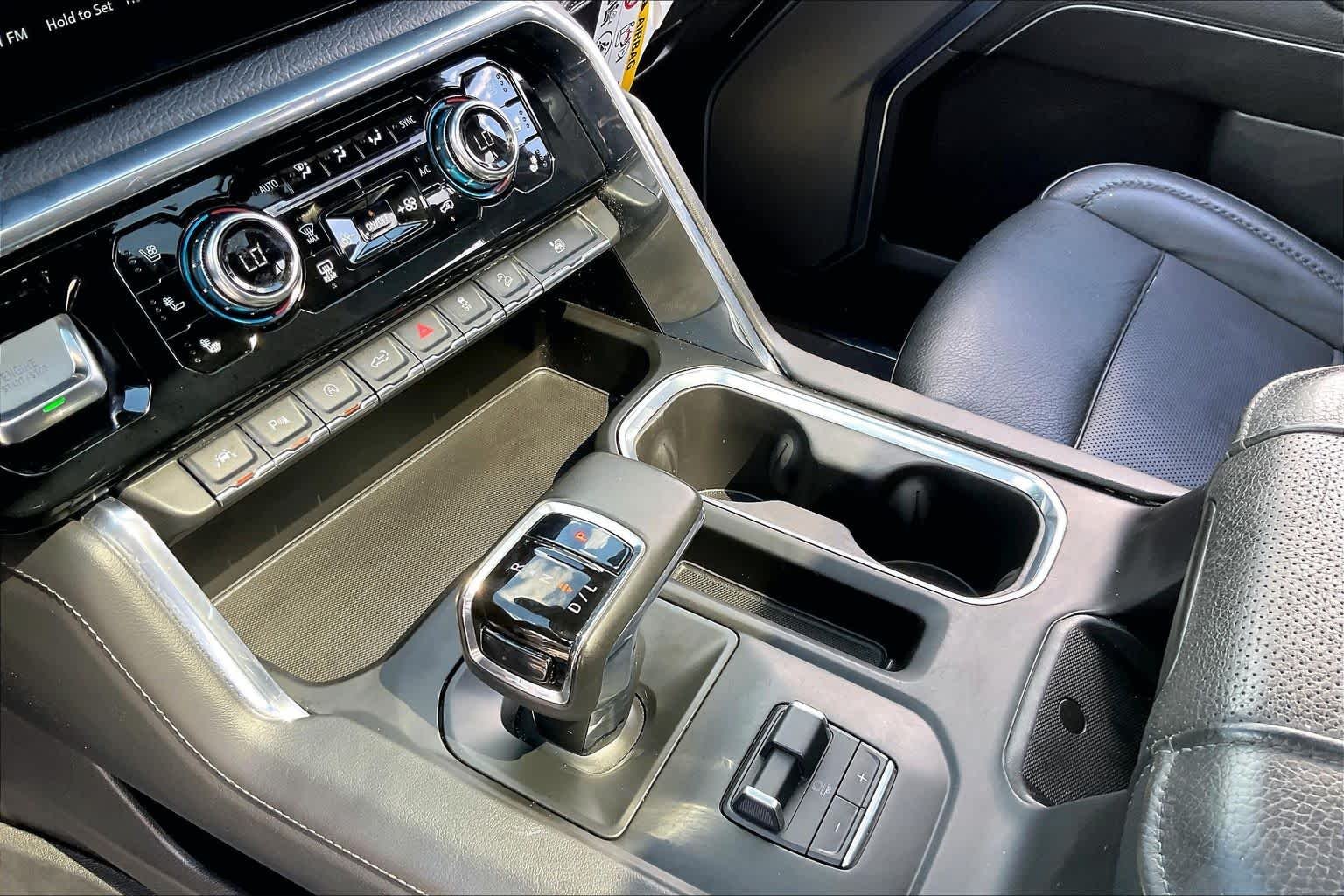 Used 2024 Onyx Black GMC Denali image 17