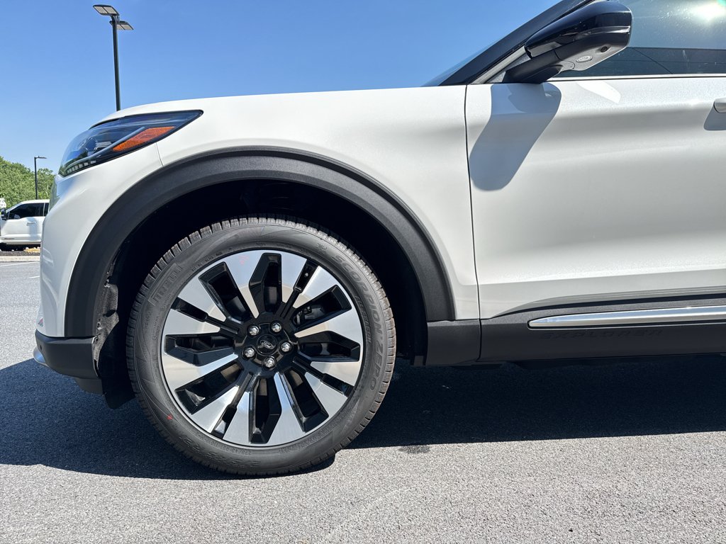 New 2026 Star White Metallic Tri-Coat Ford Platinum image 19