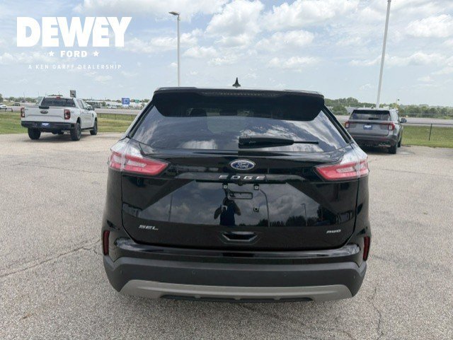 Used 2024 Black Metallic Ford SEL image 6