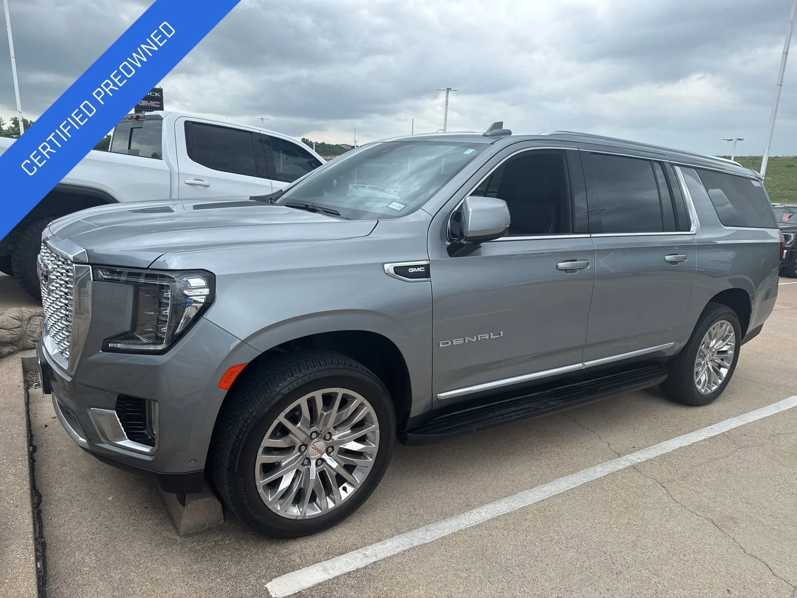 2024 GMC Yukon Denali AWD's photo