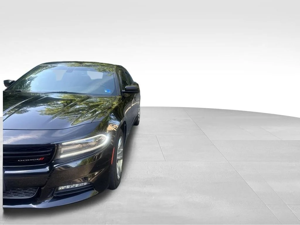 Used 2016 Black Dodge SXT image 13