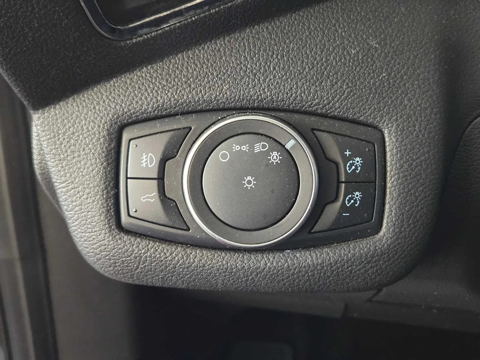 Used 2019 Magnetic Metallic Ford Titanium image 21