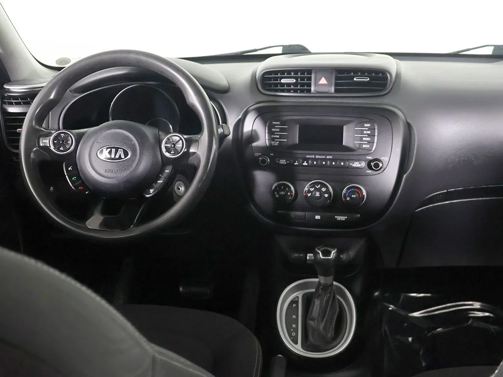Used 2014 Green Kia Base image 25