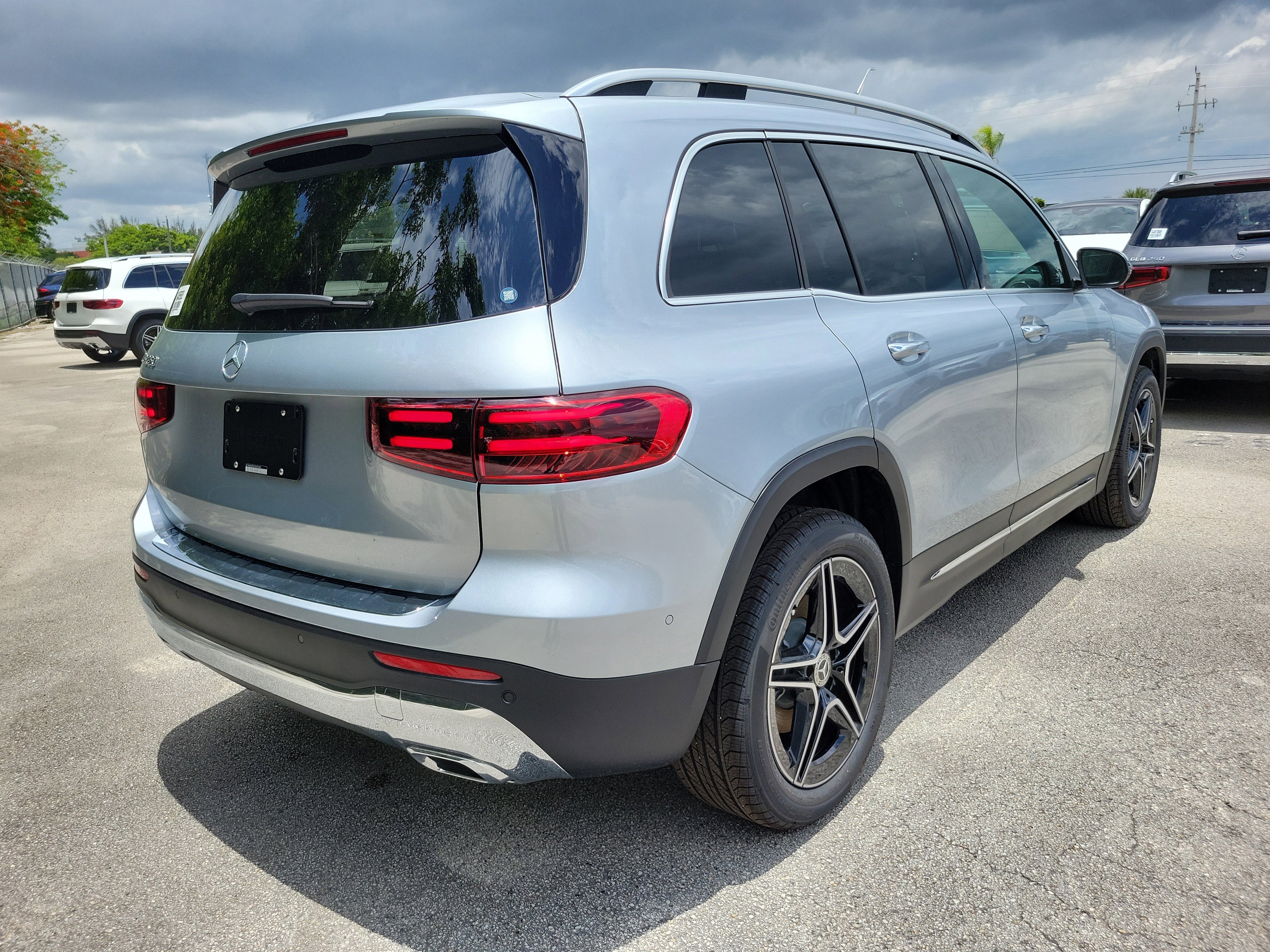 New 2026 Cirrus Silver Metallic Mercedes-Benz GLB 250 image 38