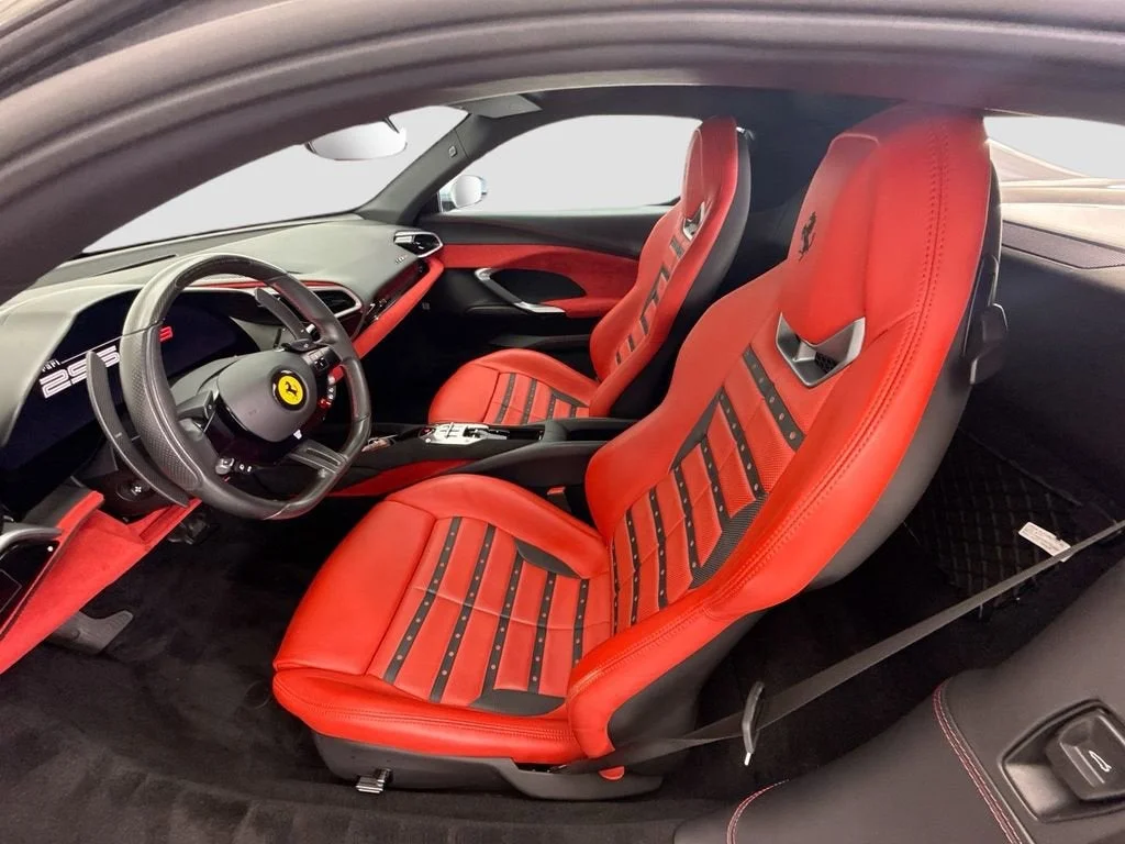 Used 2024 Grigio Titanio Metall Ferrari  image 18