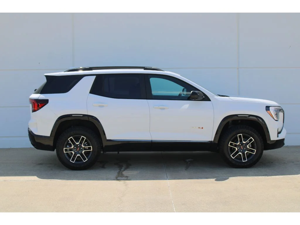 2026 GMC Terrain AT4 - Photo 8