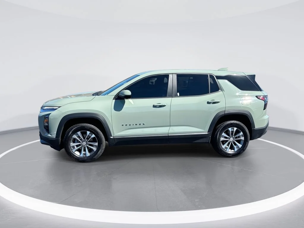 Used 2025 Green Chevrolet LT image 5