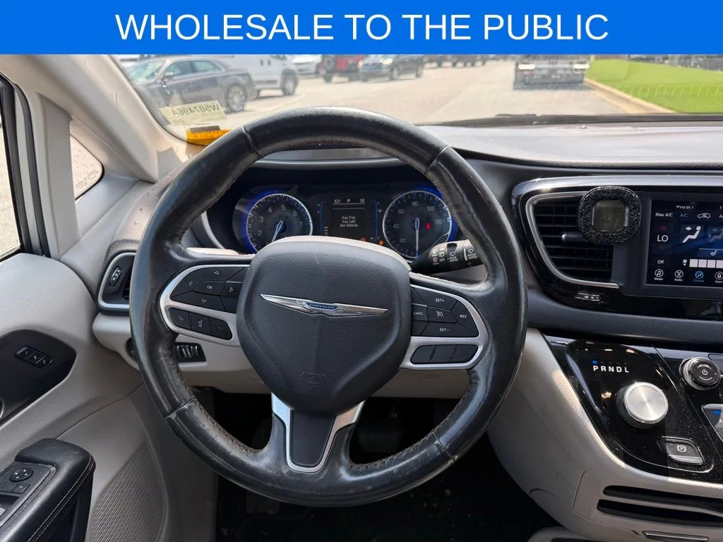 Used 2020 Silver Chrysler Touring L image 11