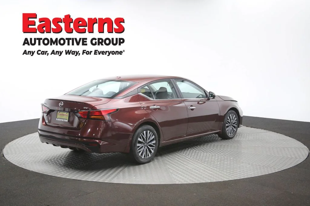 Used 2023 Red Nissan 2.5 SV image 40