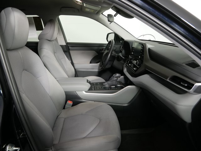 Used 2020 Midnight Black Metallic Toyota LE image 17