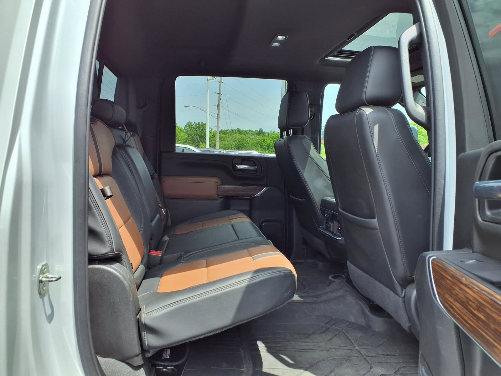 Used 2023 Iridescent Pearl Tricoat Chevrolet High Country image 32