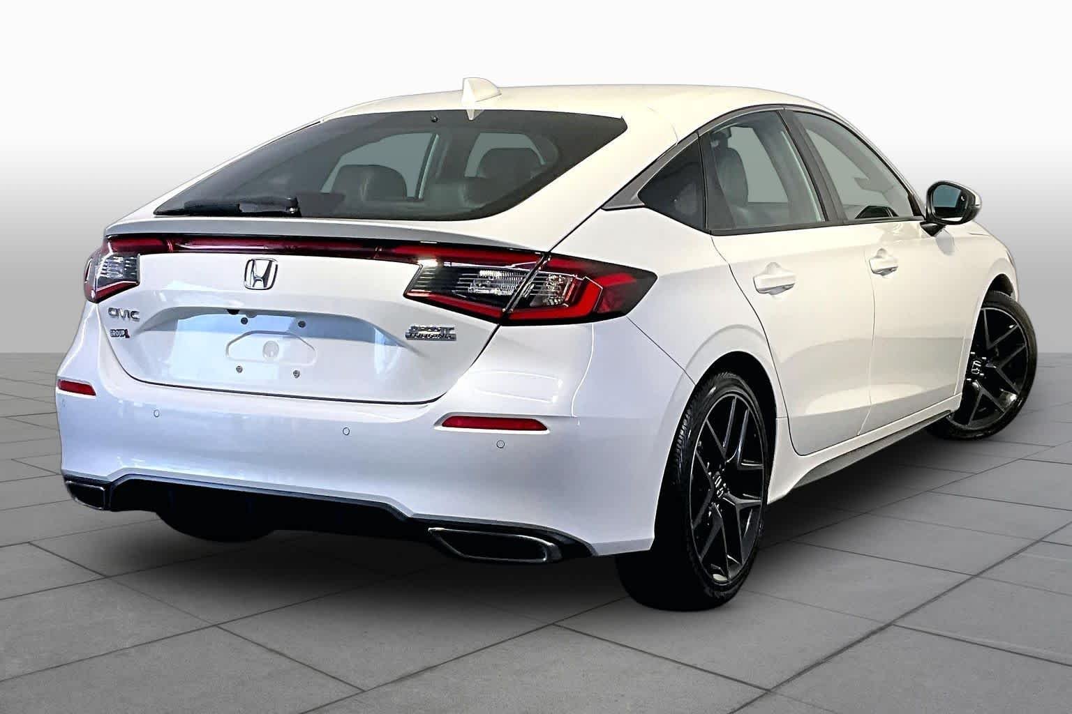 Used 2023 Platinum White Pearl Honda Sport Touring image 13