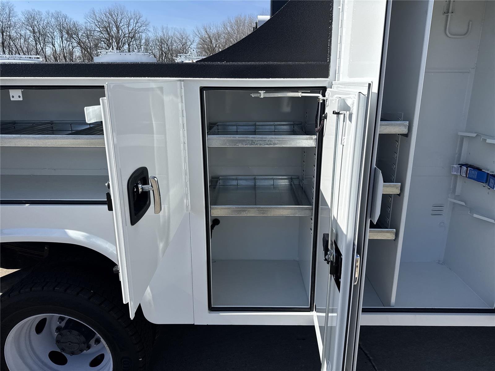 2024 Ford F-550 Super Duty Chassis Cab XL - Photo 44