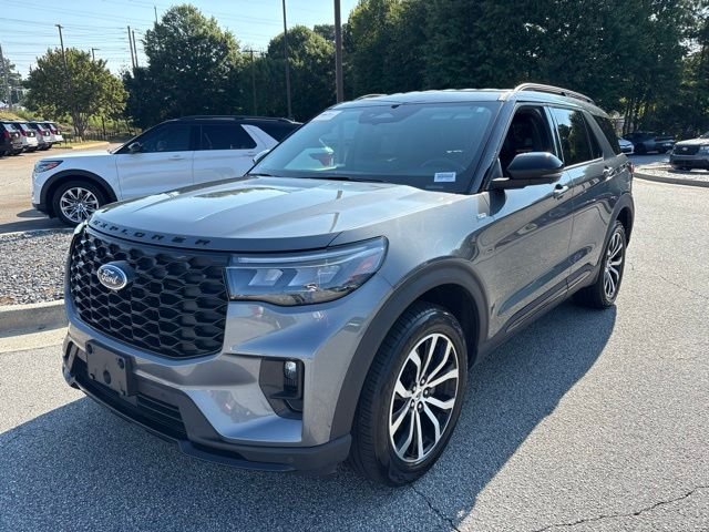 Used 2025 Gray Ford ST-Line image 4