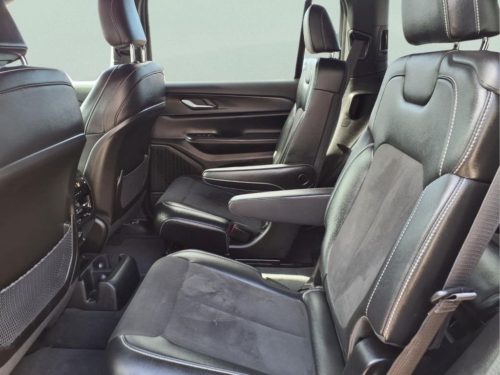 Used 2023 Gray Jeep Altitude image 13