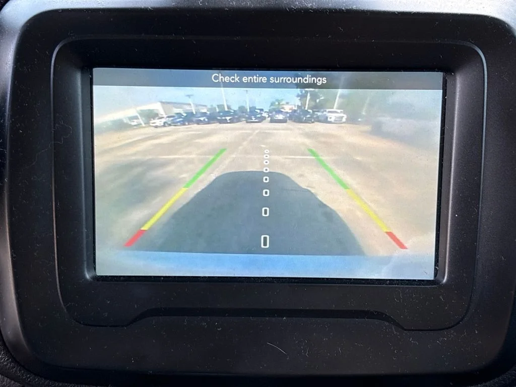 Certified Used 2018 Silver Jeep Latitude image 26