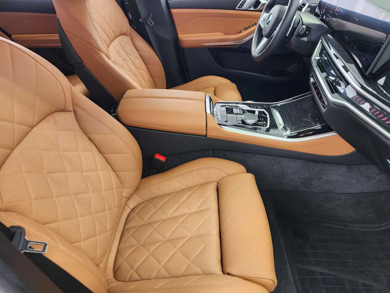 Certified Used 2026 Mineral White Metallic BMW xDrive40i image 9