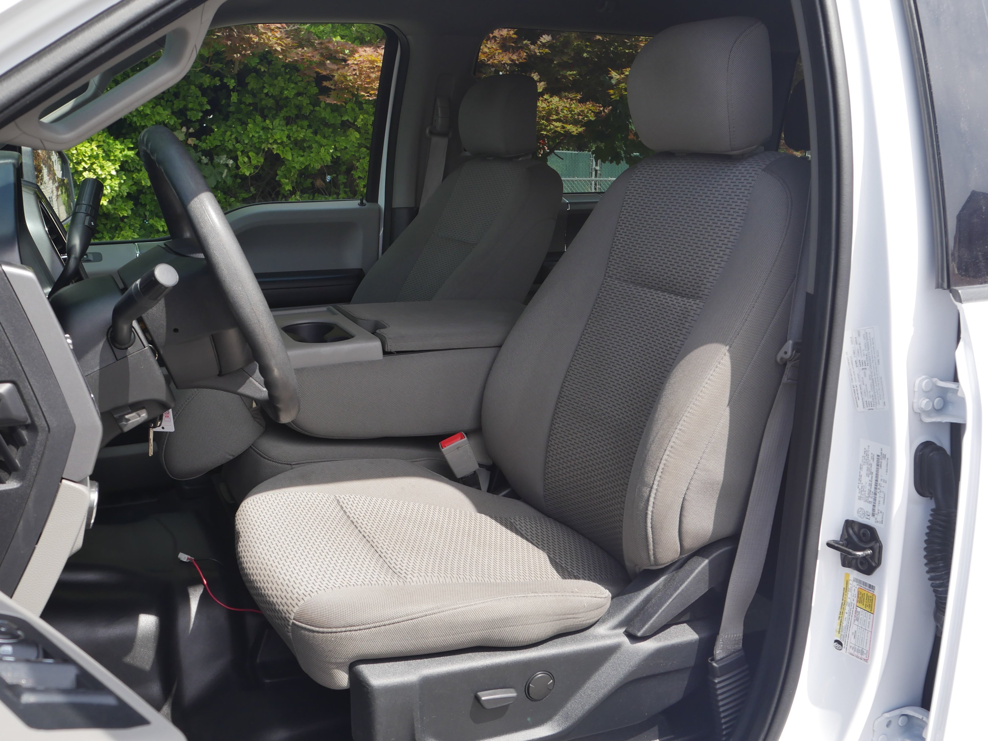Used 2020 Oxford White Ford XLT image 27