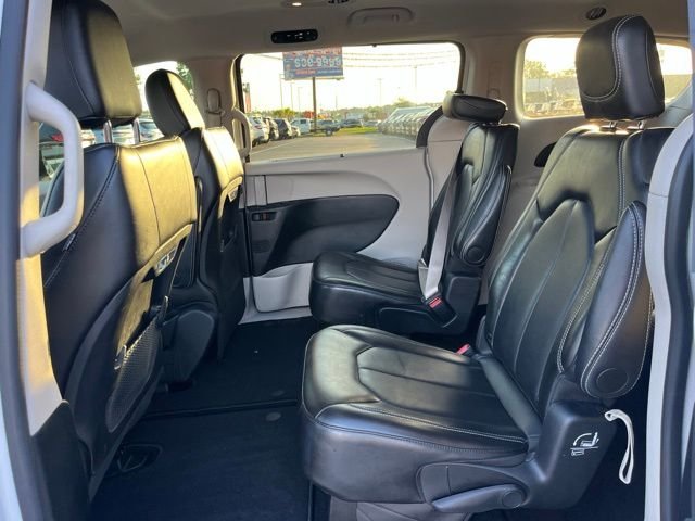 Used 2024 White Chrysler Touring L image 10