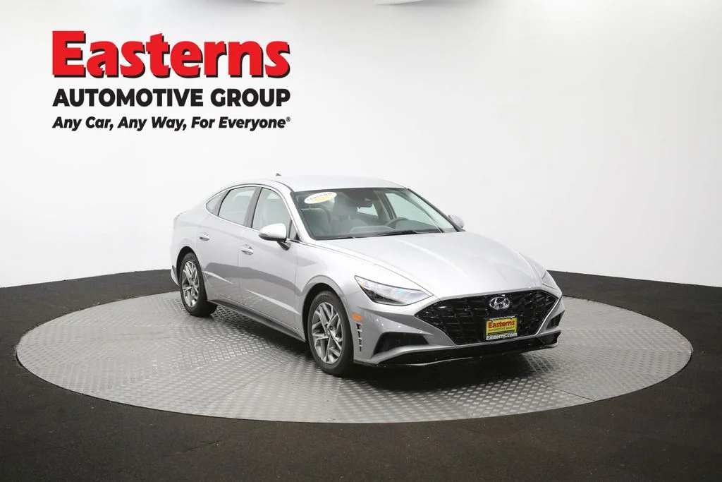 Used 2023 Silver Hyundai SEL image 49