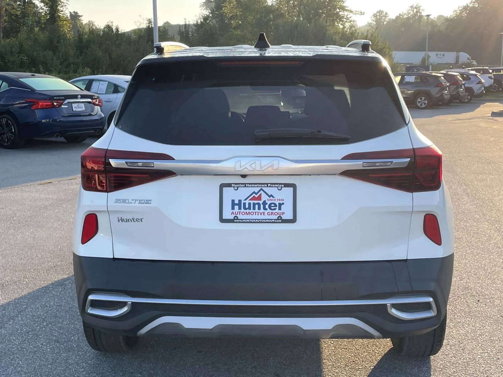 Used 2023 White Kia S image 27
