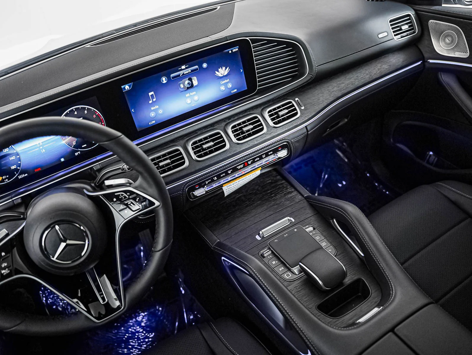 New 2026 Polar White Mercedes-Benz AMG® 4MATIC image 17