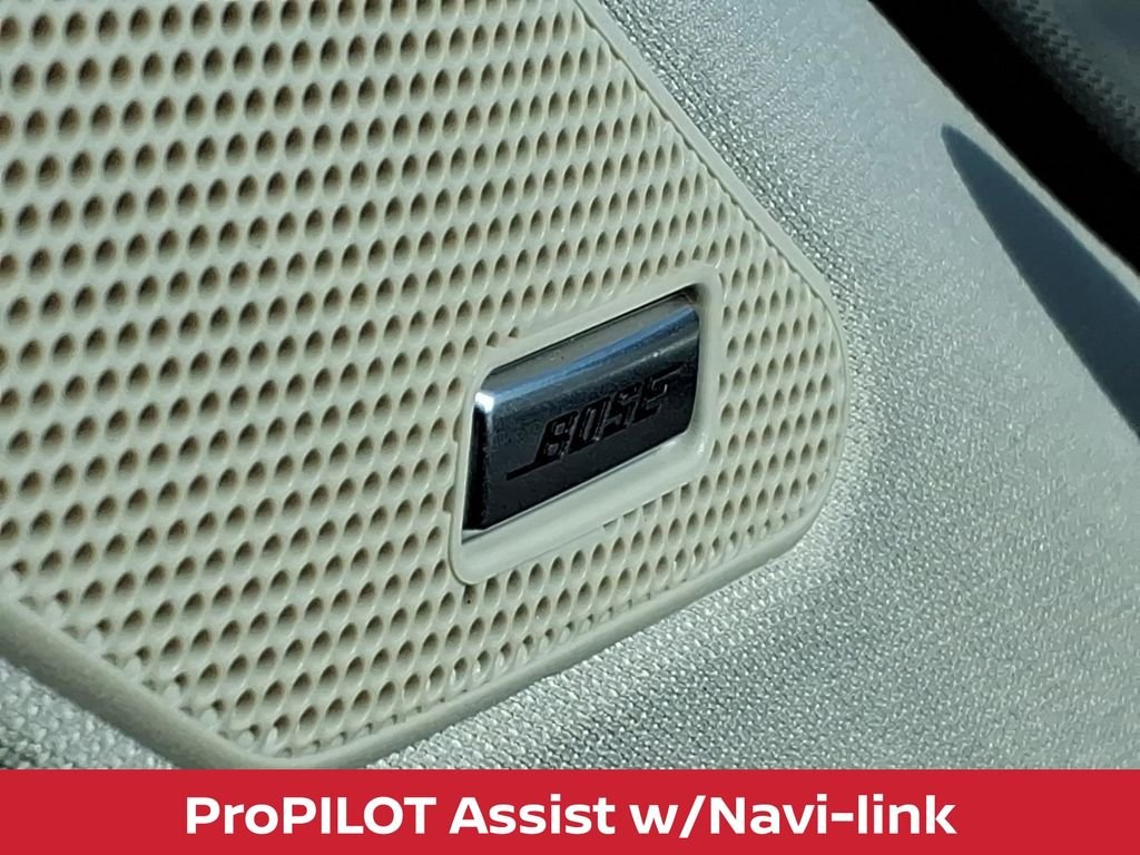 Used 2023 Pearl White Nissan SL premium w/heated leather seats & pano roof image 26