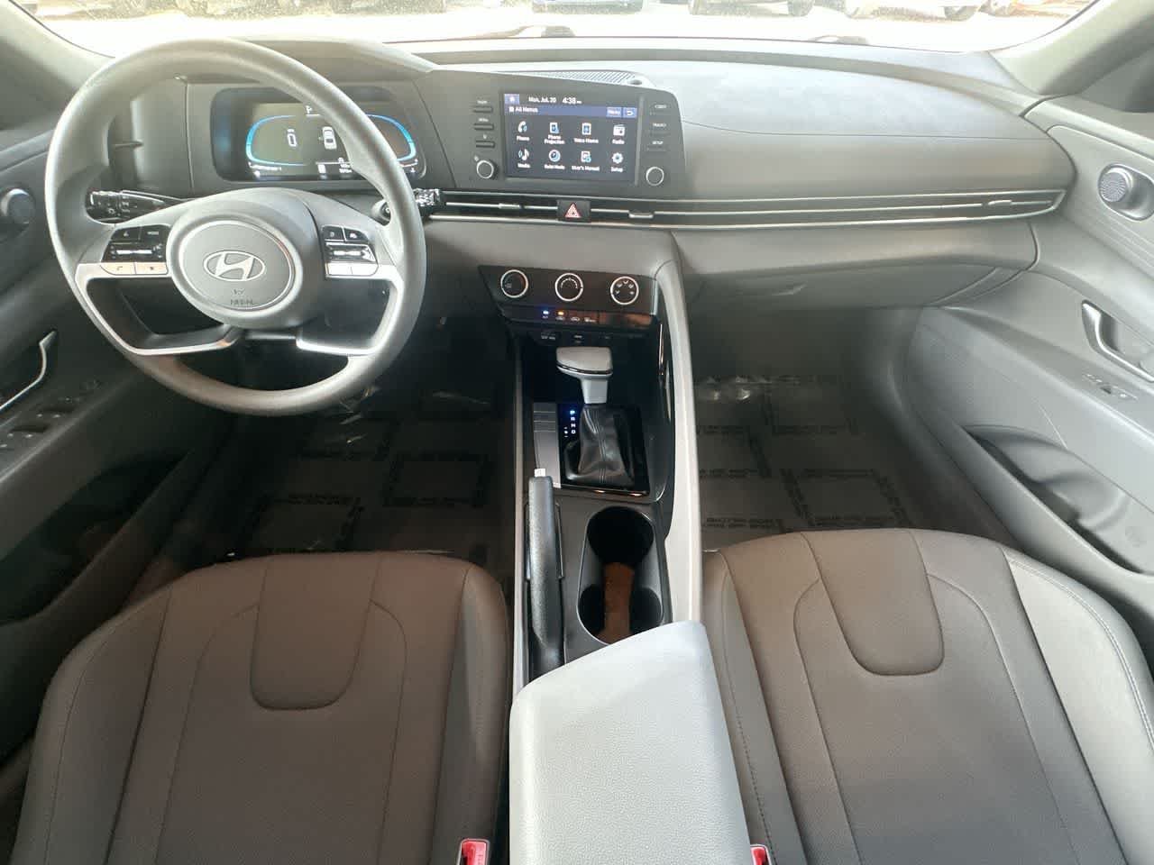 2025 Hyundai Elantra SE - Photo 24