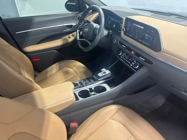 Used 2020 Black Hyundai Limited image 24