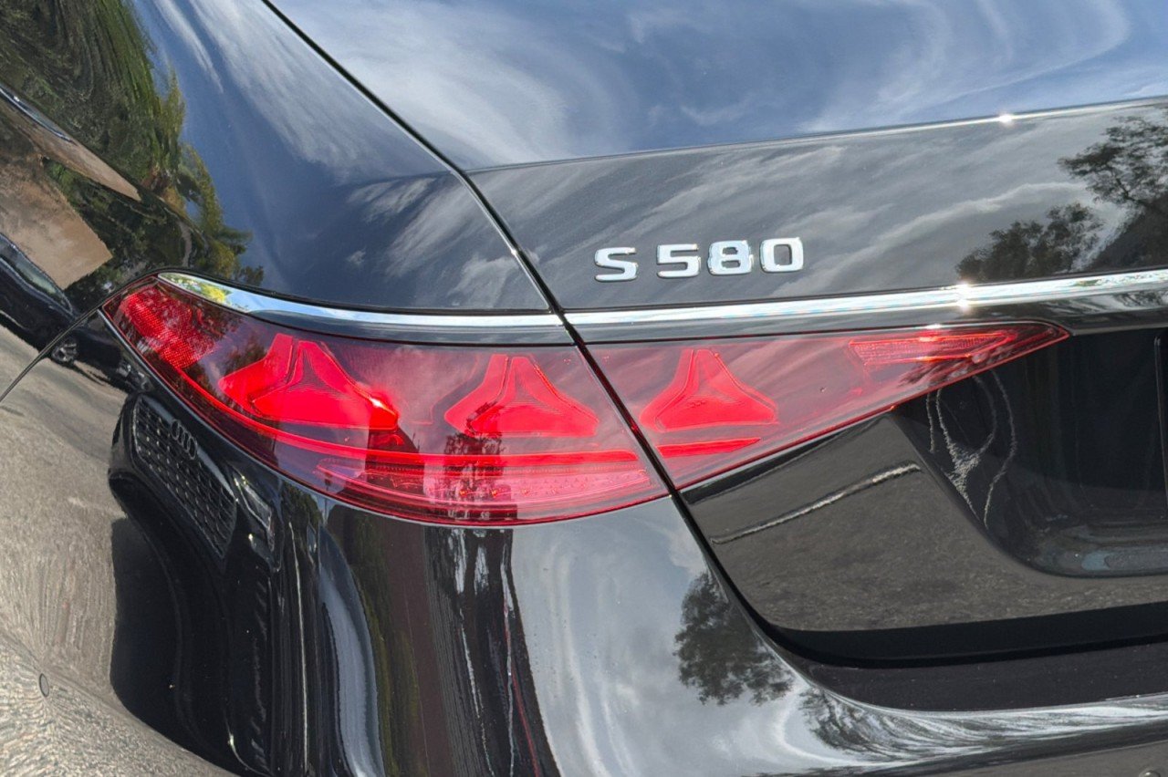 New 2027 Obsidian Black Metallic Mercedes-Benz S 580 4MATIC® Sedan image 25