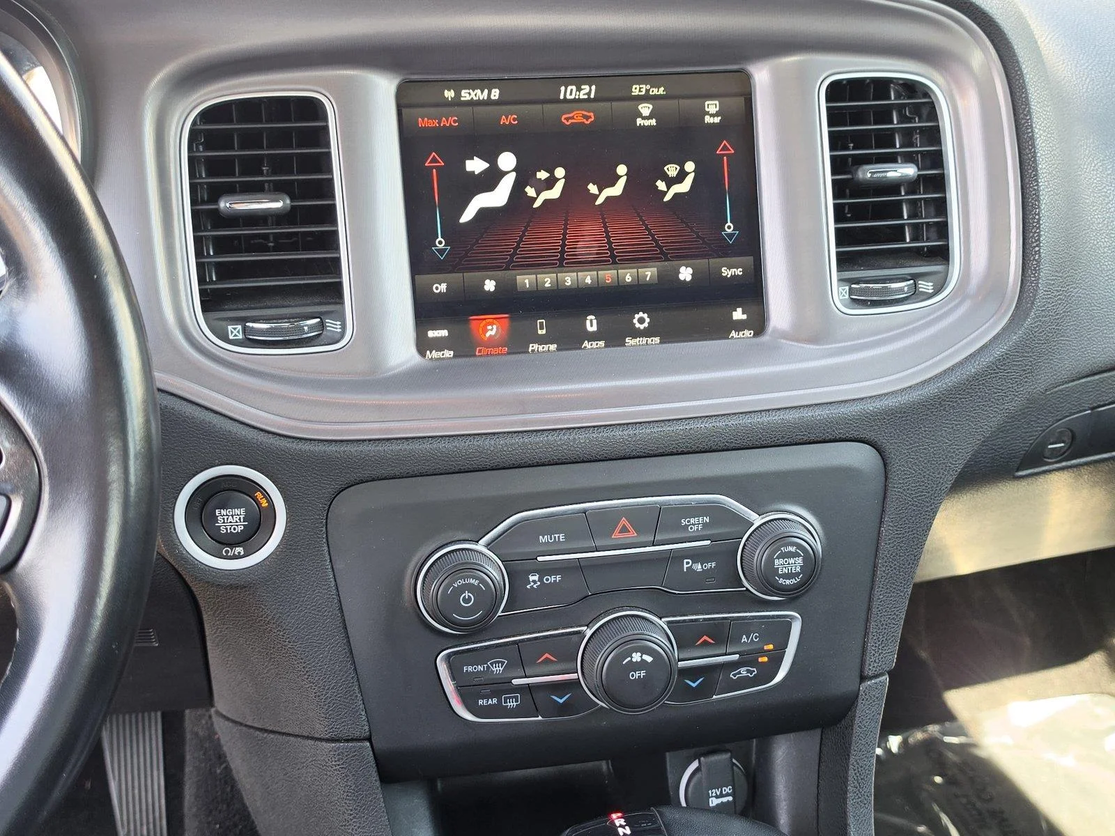 Used 2023  Dodge SXT image 11