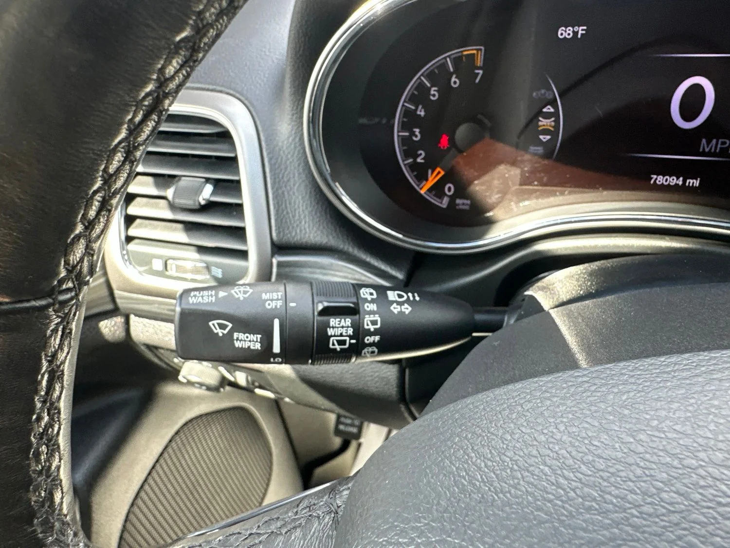 Used 2020 Red Jeep Altitude image 41