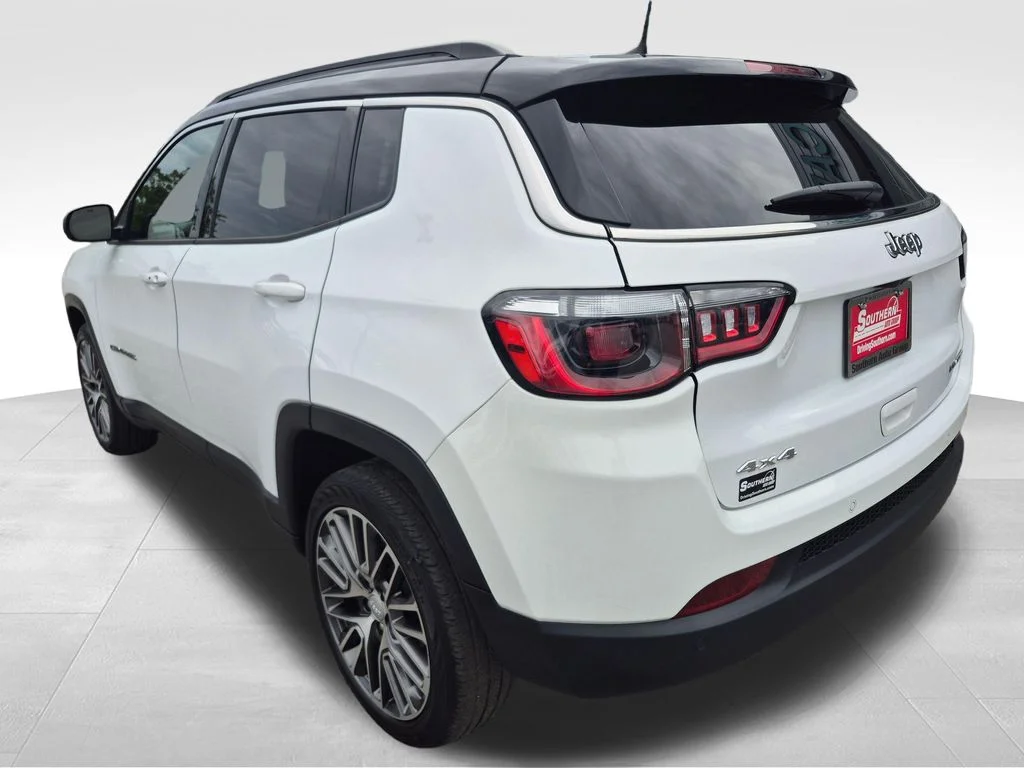 Used 2023 White Jeep Limited image 4