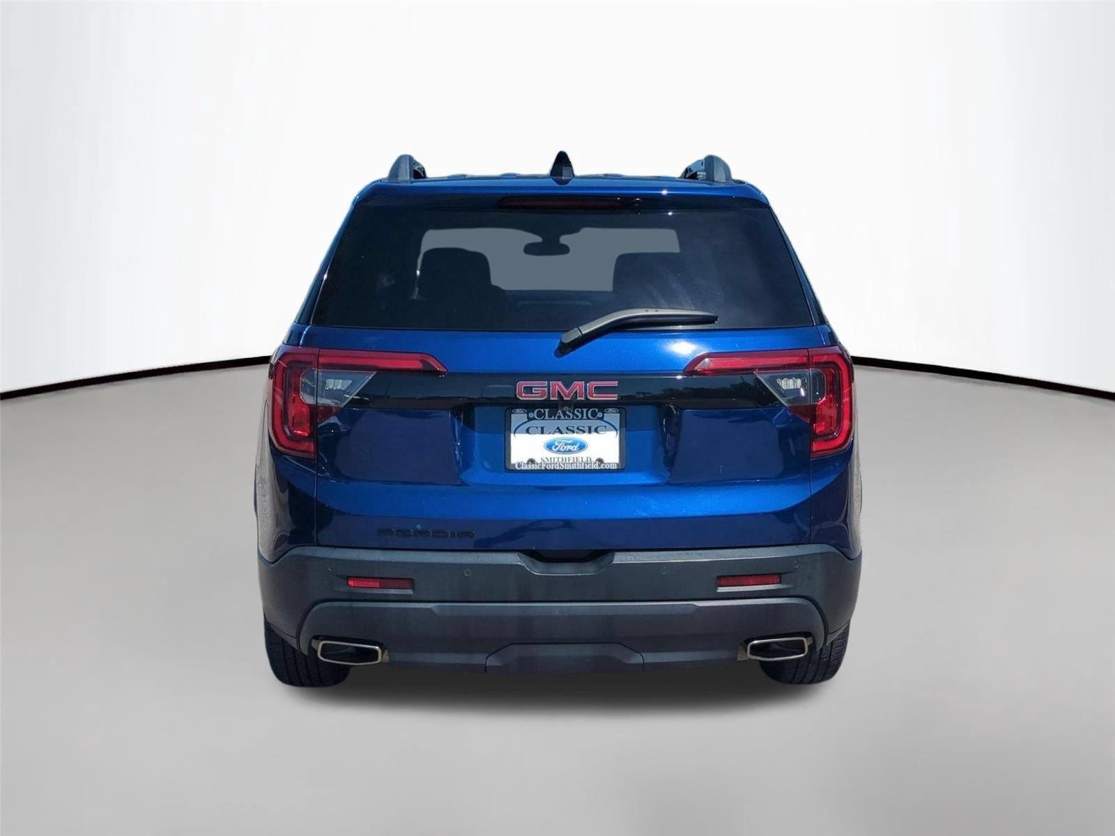 Used 2023 Ultra Blue Metallic GMC SLE image 4
