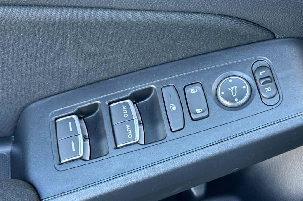 Used 2026 Meteorite Gray Metallic Honda LX image 14