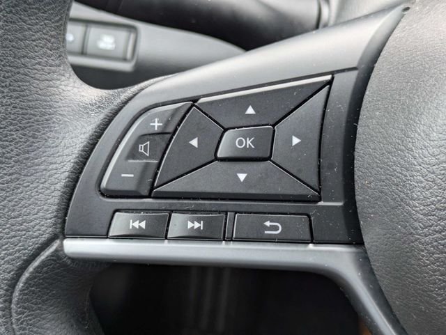 Used 2025 White Nissan 2.5 SV image 21