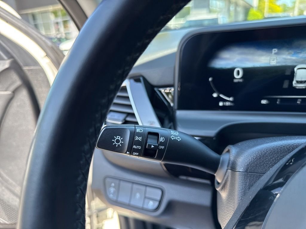 Certified Used 2024 White Kia S image 27
