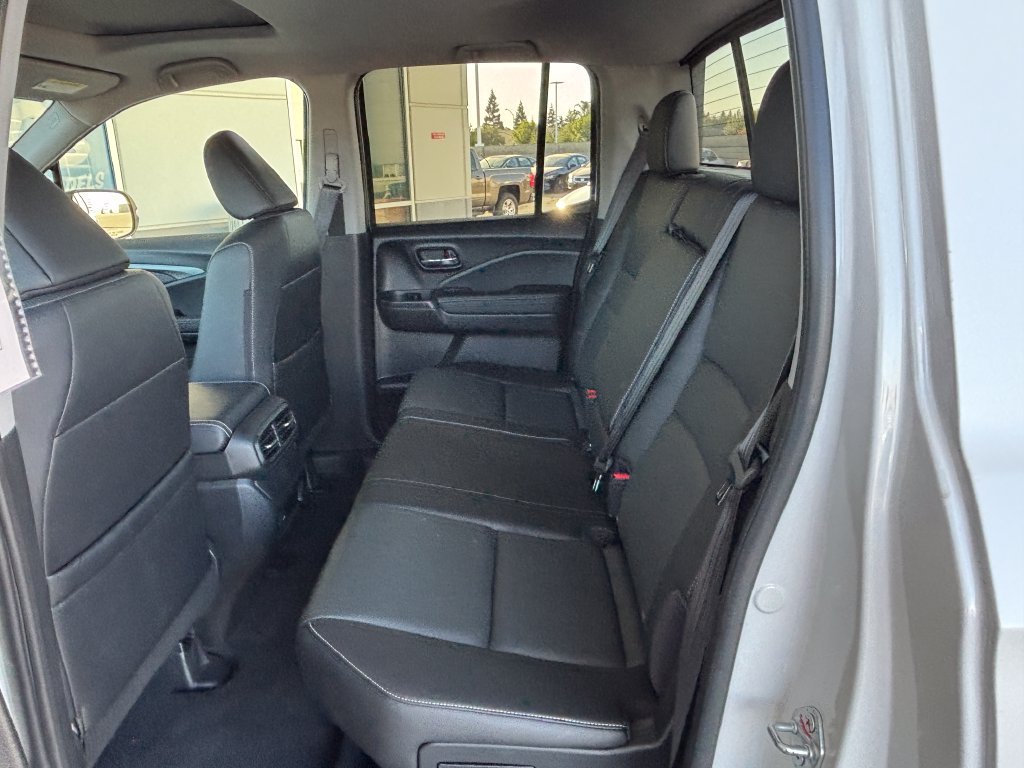 Certified Used 2026 Platinum White Pearl Honda RTL image 25