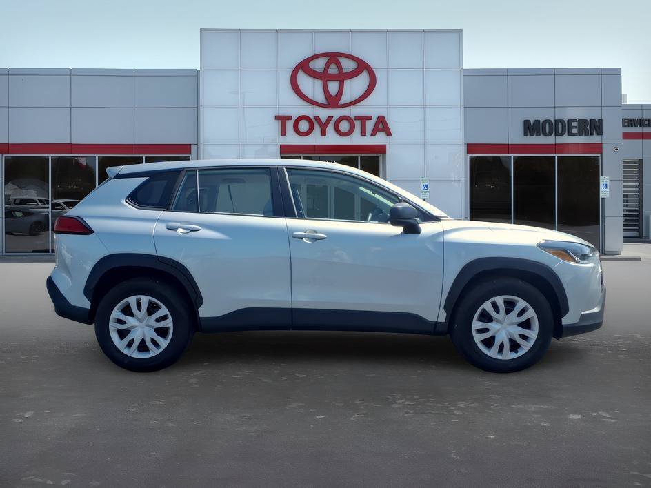 Used 2023 Sonic Silver Toyota L image 7