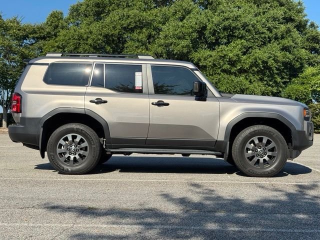 Used 2024  Toyota Base image 10