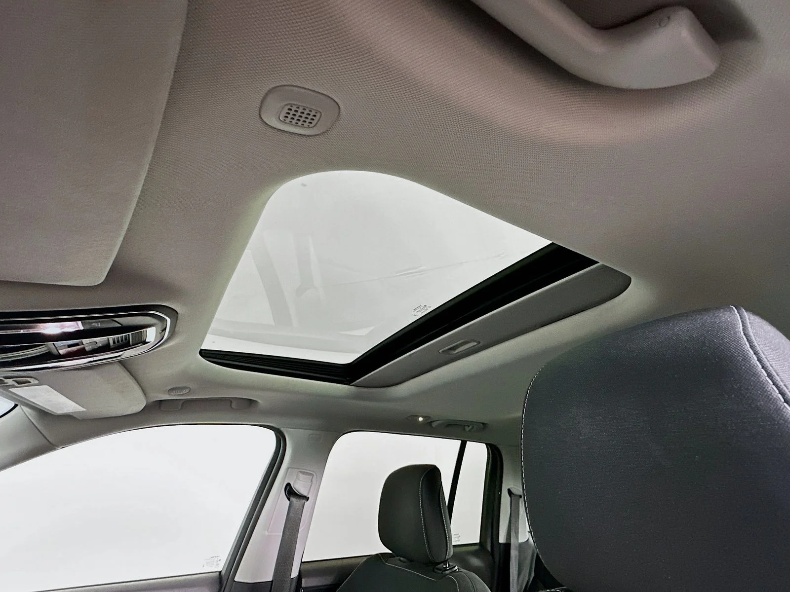 Used 2024 Silver Jeep Laredo X image 20