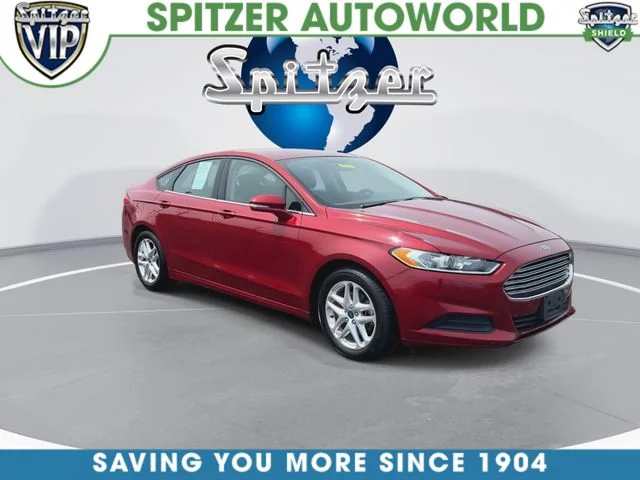 Used 2013 Red Ford SE image 2