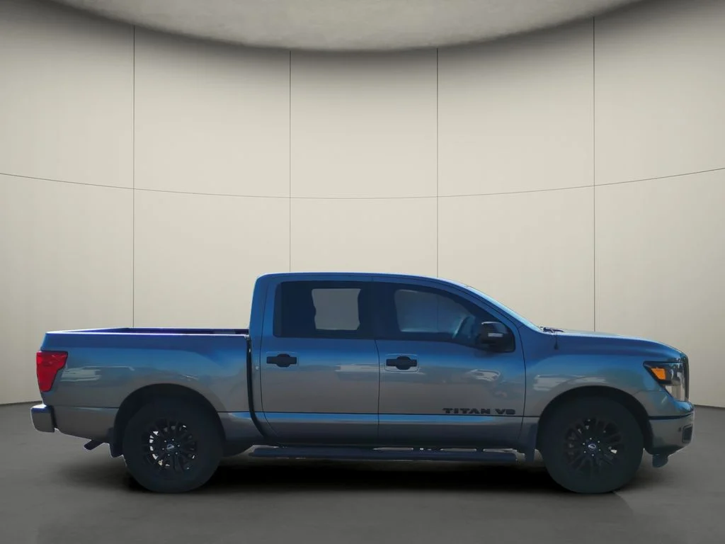 Used 2018 Gray Nissan SV image 8